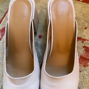Loq square toe mule